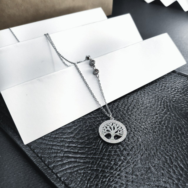 Подвеска "Дерево жизни" / Кулон 1,7 см. на цепочке с тремя камнями-стразами под серебро / Украшение женское на шею в обрамлении камней